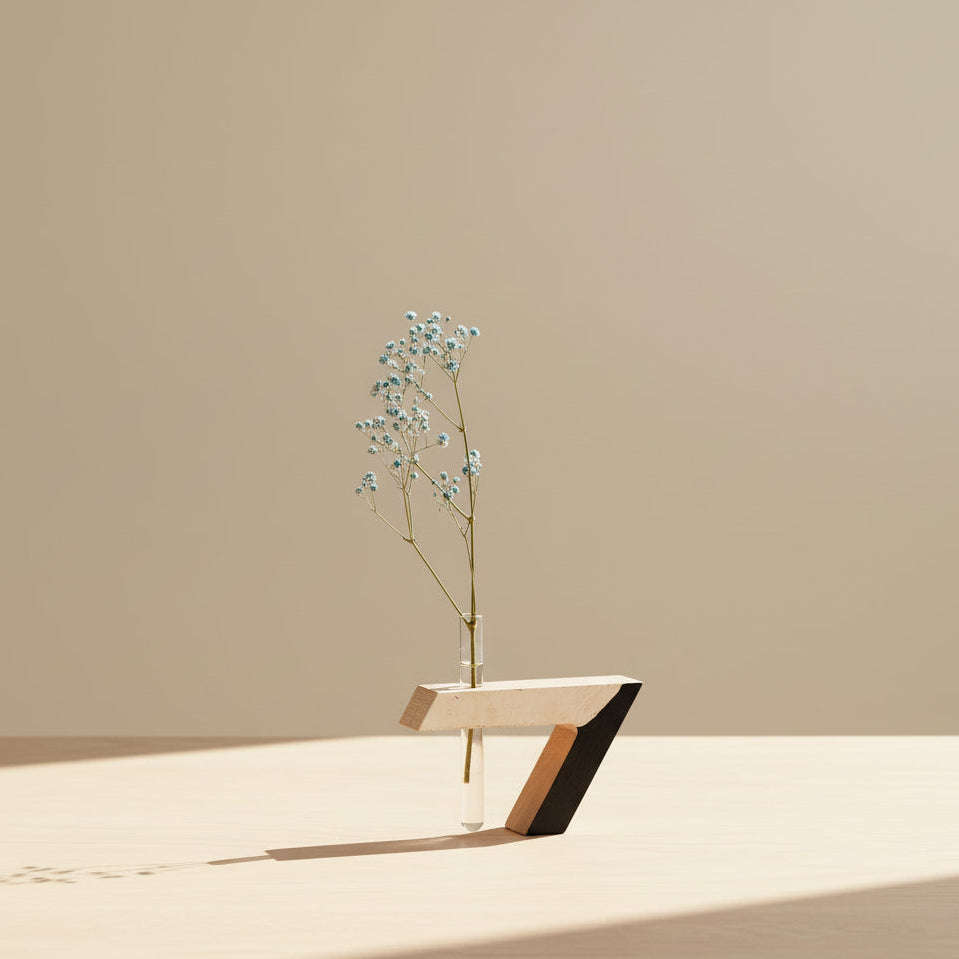 Tapyta švečianti medinė vaza, ąžuolas